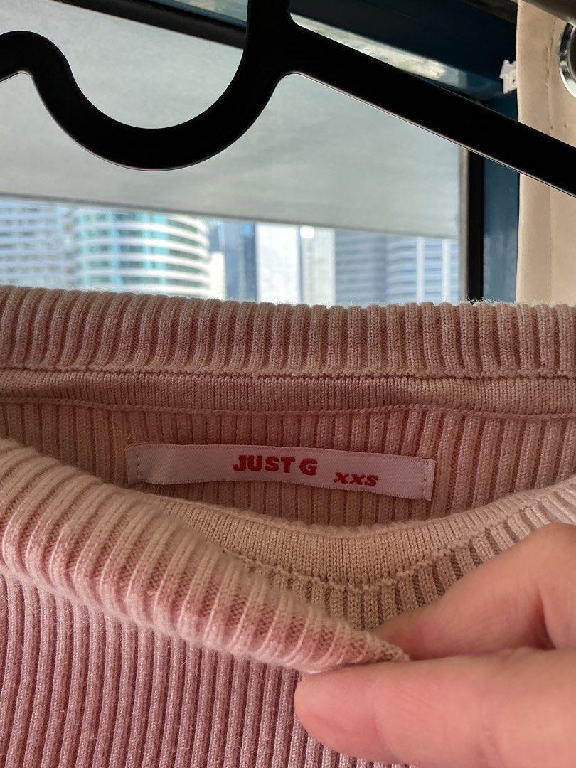 Off shoulders Knit Longsleeve nude pink top (Category: Longsleeves) located in Lucena. Submitted by krstnabj (Listing ID 1462927608, Image 2). Description: XXS on tag. can fit to xs to small frame Bought this 1.2k at sm dept store Used only once, too small for me hehe.