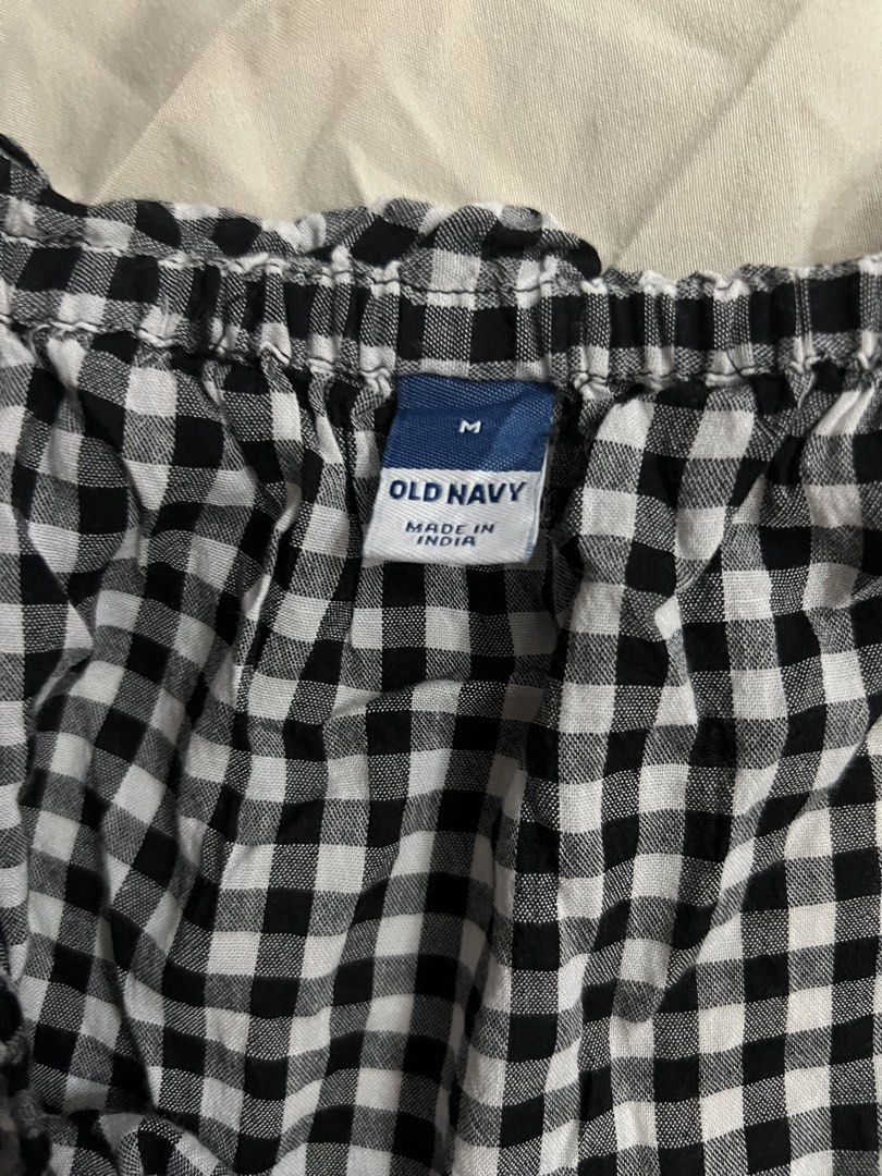 Old Navy Gingham Top (Category: Sleeveless) located in Aguinaldo. Submitted by roversellz_ (Listing ID 1463028495, Image 2). Description: .