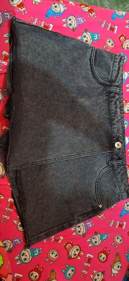 ONLY Denim Skort Size L (Category: Skirts) located in Manila. Submitted by katkween23 (Listing ID 1462950996, Image 3). Description: - ONLY Dark Wash Denim Skort - Size: L - Flattering A-line cut - Stylish raw hem - Button and zip closure - Belt loops - Front and back pockets - Comfortable for everyday wear.