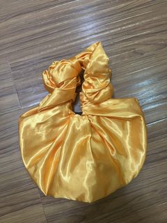 (Category: ) located in . Submitted by everythingbrandedpreloved_ (Listing ID 1463002914, Image 1). Description: .