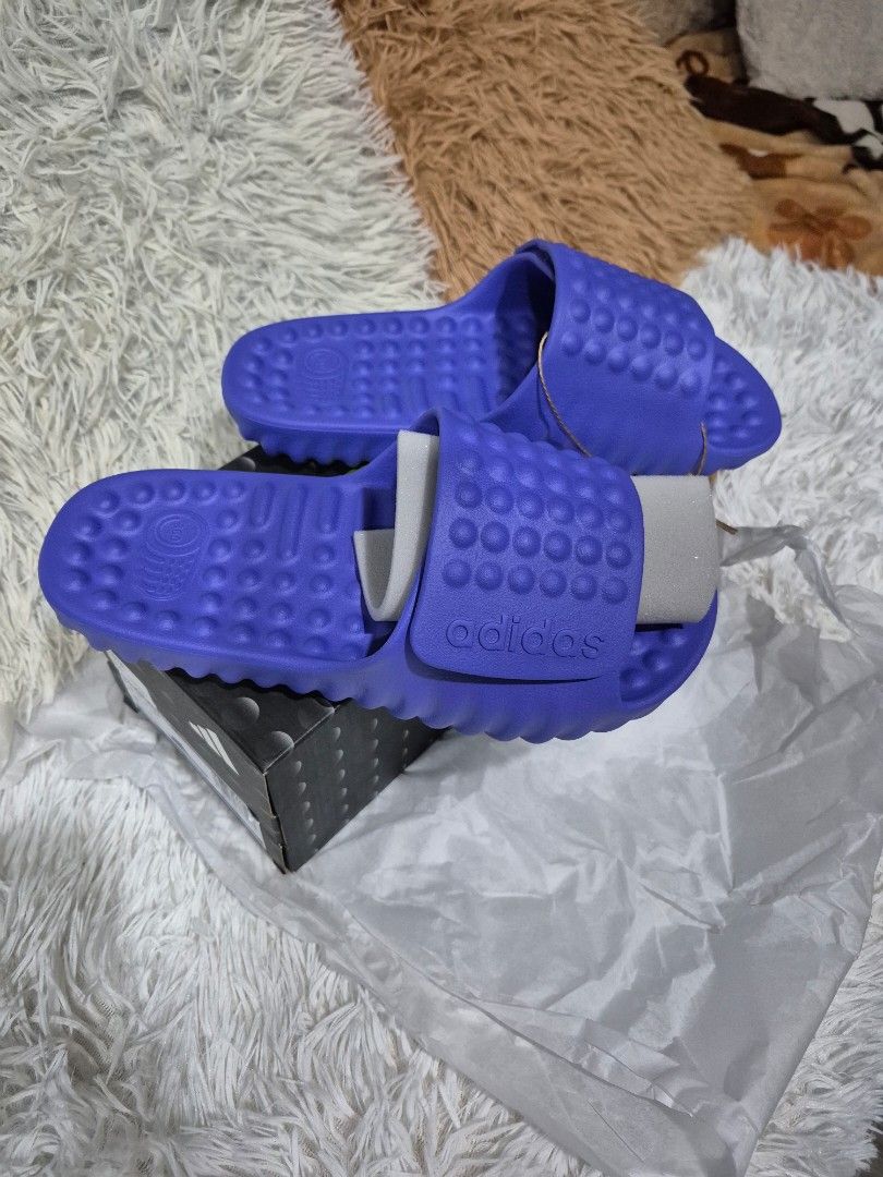 Original Adidas 360 Slides (Category: Slippers and slides) located in Cavite. Submitted by chaellebrandsluxe (Listing ID 1462897677, Image 2). Description: post training slides pamparelax ng paa.