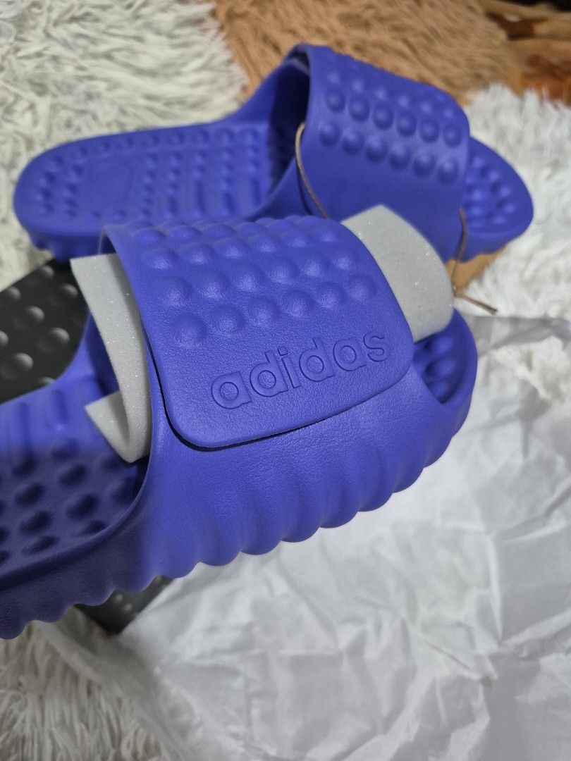 Original Adidas 360 Slides (Category: Slippers and slides) located in Cavite. Submitted by chaellebrandsluxe (Listing ID 1462897677, Image 3). Description: post training slides pamparelax ng paa.