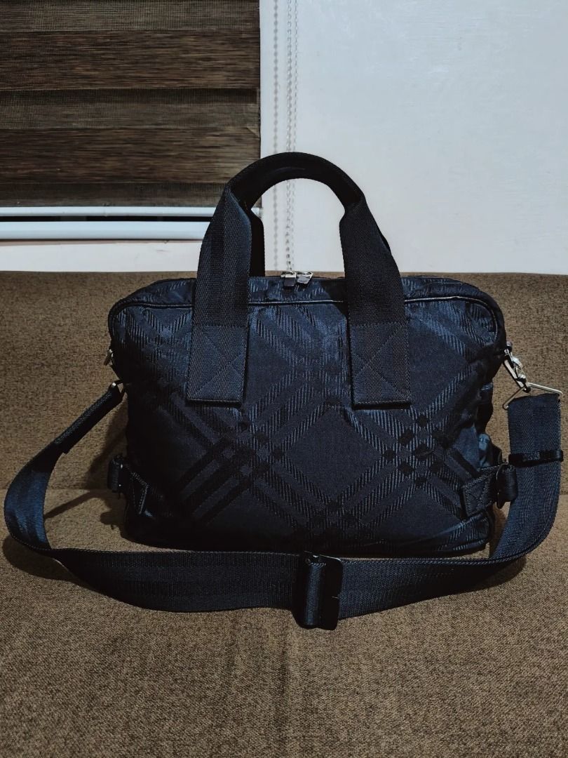 Original BURBERRY (Category: Shoulder Bags) located in Cabuyao City. Submitted by your____lux____shop (Listing ID 1462968203, Image 1). Description: Sale❗️Sale❗️Sale❗️ Original BURBERRY Medium - large silver hardwares Genuine leather trim 📌First to pay!.