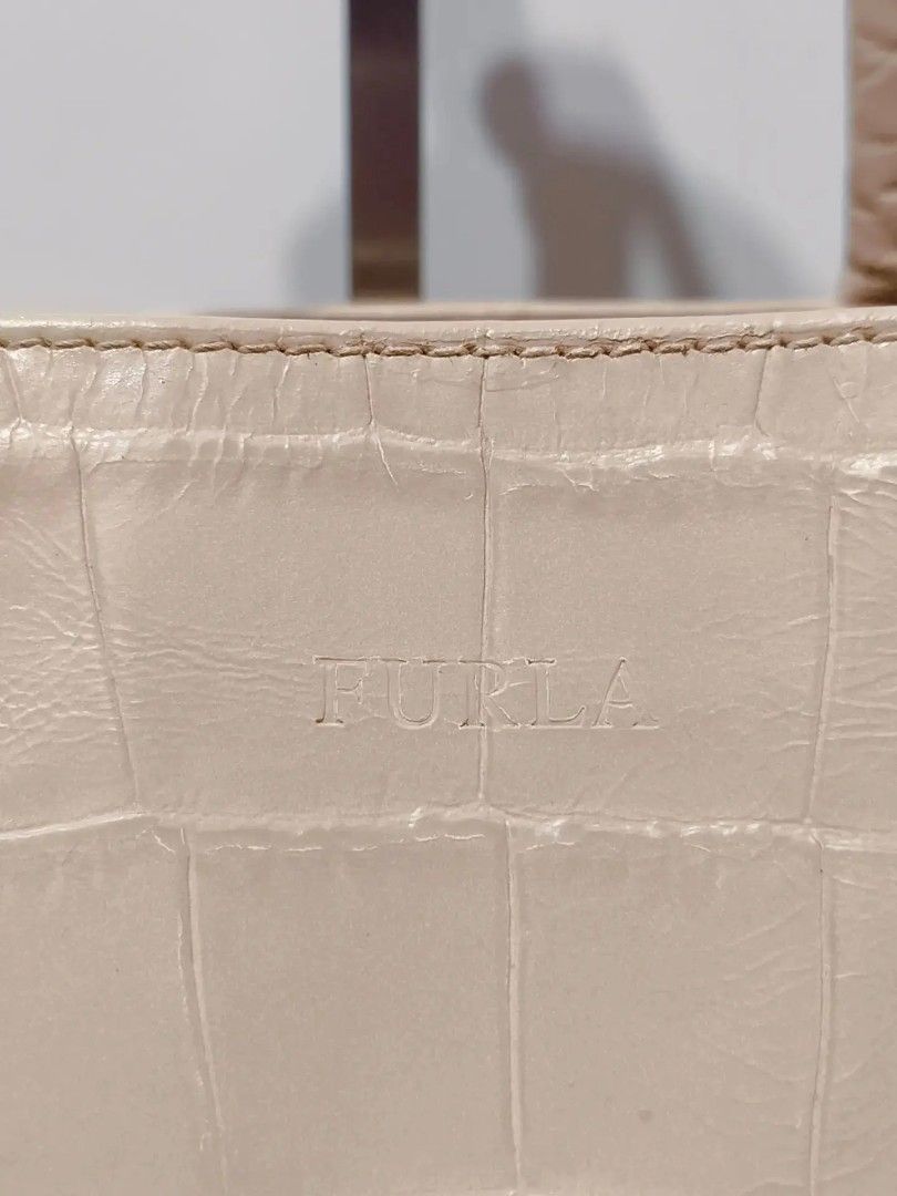 Original Furla Croc Bag (Category: Shoulder Bags) located in Cabuyao City. Submitted by secondhand.shop.ph (Listing ID 1462951592, Image 2). Description: Sale❗️Sale❗️Sale❗️ ₱1,880 Original FURLA 2way bag Medium Crocodile embossed Leather 📌First to pay!.