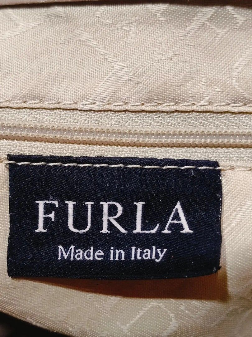 Original Furla Croc Bag (Category: Shoulder Bags) located in Cabuyao City. Submitted by secondhand.shop.ph (Listing ID 1462951592, Image 3). Description: Sale❗️Sale❗️Sale❗️ ₱1,880 Original FURLA 2way bag Medium Crocodile embossed Leather 📌First to pay!.