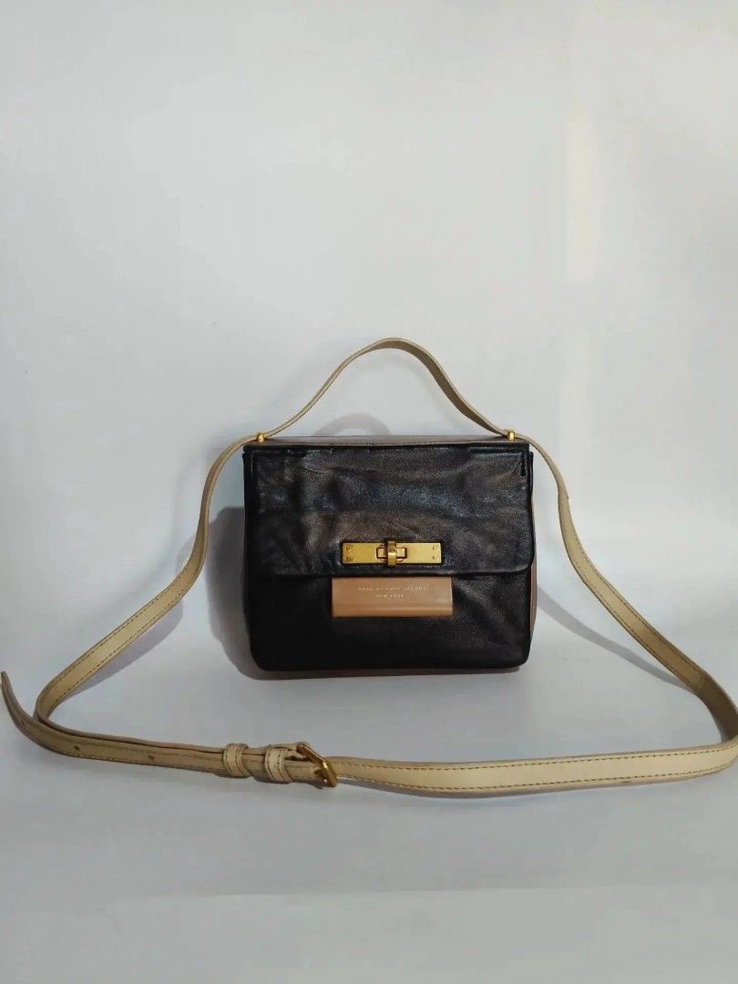 Original Marc by Marc Jacobs Black (Category: Shoulder Bags) located in Cabuyao City. Submitted by secondhand.shop.ph (Listing ID 1462950855, Image 1). Description: Sale❗️Sale❗️Sale❗️ Original Marc Jacobs Small Pure genuine leather No flaws 📌First to pay!.