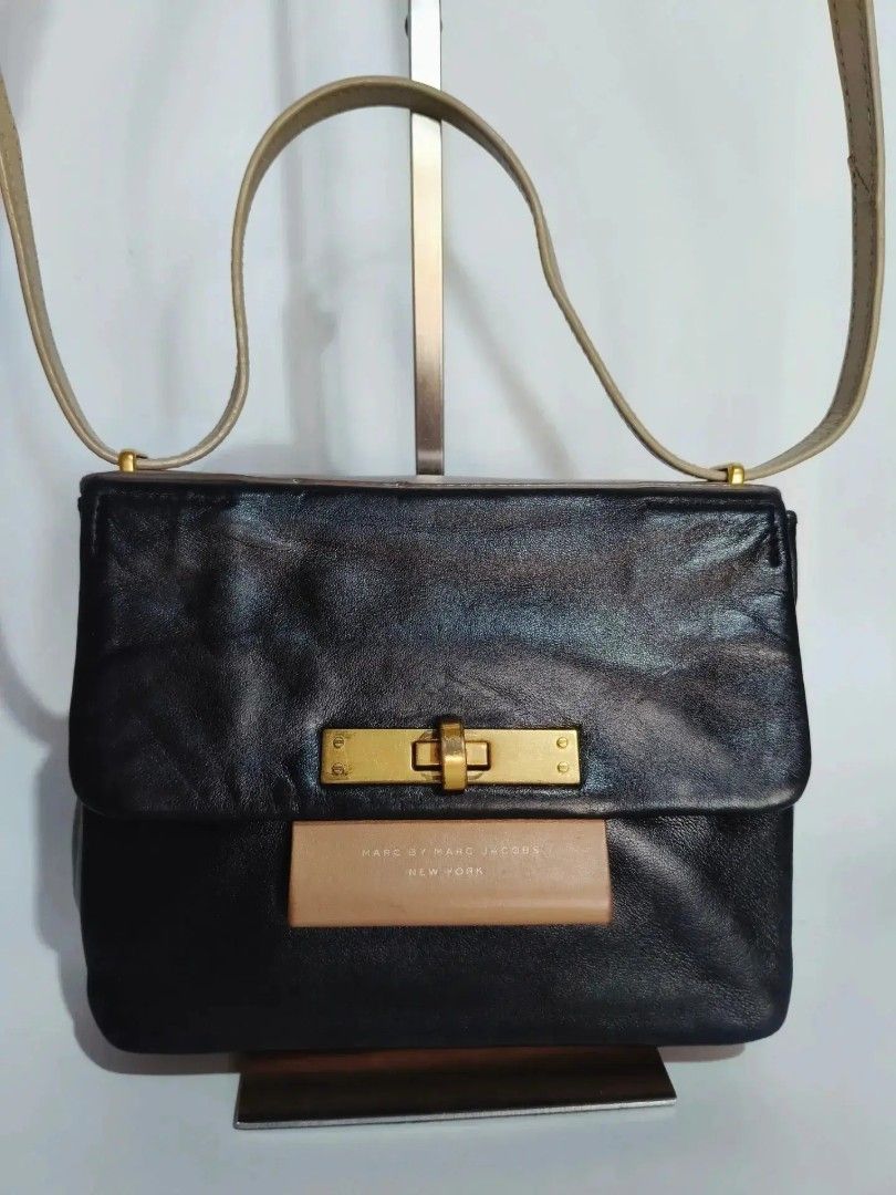 Original Marc by Marc Jacobs Black (Category: Shoulder Bags) located in Cabuyao City. Submitted by secondhand.shop.ph (Listing ID 1462950855, Image 3). Description: Sale❗️Sale❗️Sale❗️ Original Marc Jacobs Small Pure genuine leather No flaws 📌First to pay!.