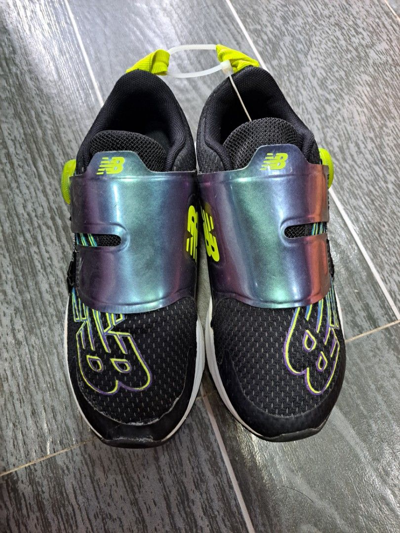 ORIGINAL NEW BALANCE FOR KID (Category: Babies & Kids Fashion) located in Manila. Submitted by kimlyncloset (Listing ID 1463011347, Image 1). Description: ORIGINAL NEW BALANCE FOR KID US:3 UK:2.5 EUR:35 CM:21.