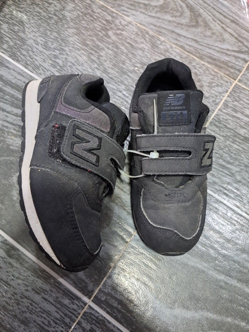 ORIGINAL NEW BALANCE FOR KID (Category: Babies & Kids Fashion) located in Manila. Submitted by kimlyncloset (Listing ID 1463015855, Image 1). Description: ORIGINAL NEW BALANCE FOR KID US:10 UK:9.5 EUR:27.5 CM:16.