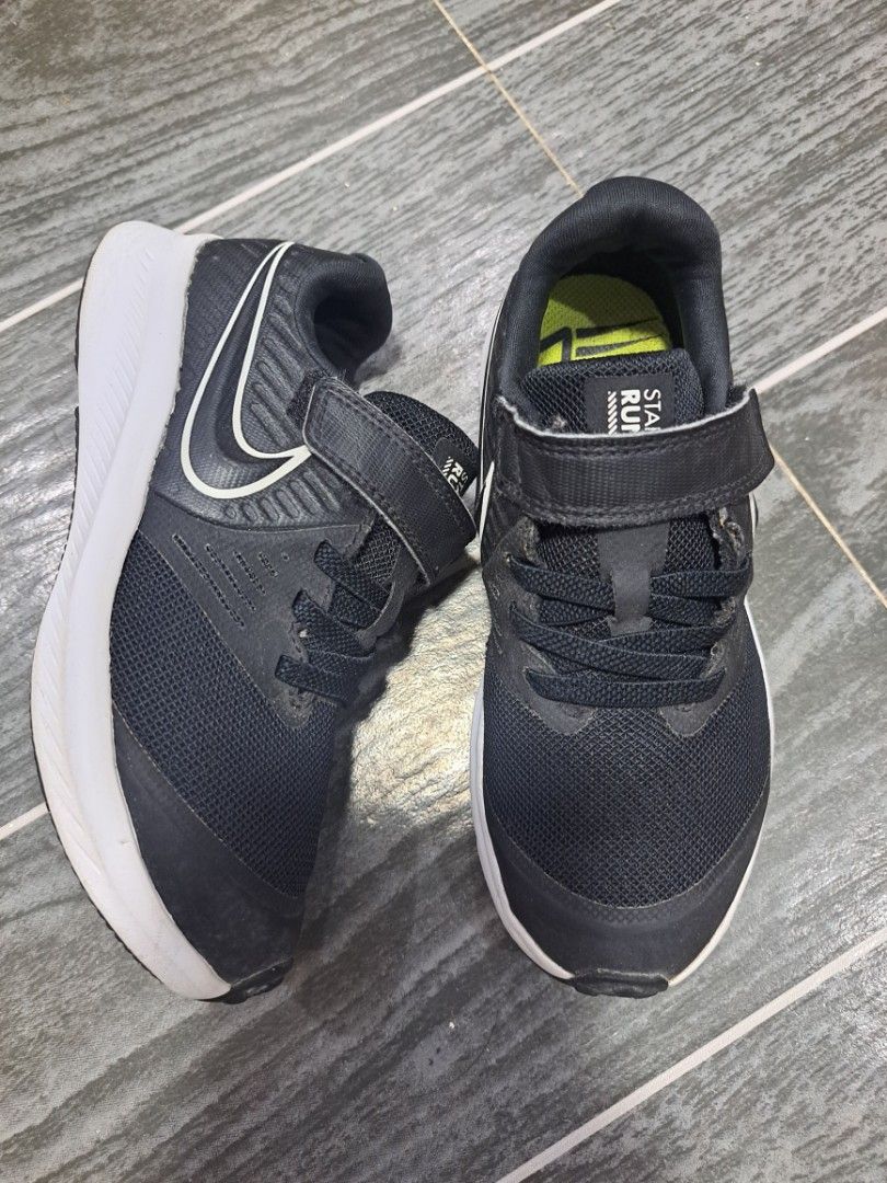ORIGINAL NIKE SHOES FOR KID (Category: Babies & Kids Fashion) located in Manila. Submitted by kimlyncloset (Listing ID 1463038946, Image 1). Description: ORIGINAL NIIKE SHOES FOR KID US:12C UK:11.5 EUR:29.5 CM:18.