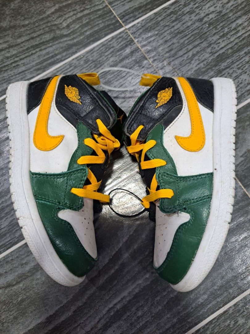 ORIGINAL NIKE SHOES FOR KID (Category: Babies & Kids Fashion) located in Manila. Submitted by kimlyncloset (Listing ID 1463041826, Image 3). Description: ORIGINAL NIKE SHOES FOR KID US:10C UK:9.5 EUR:27 CM:16.