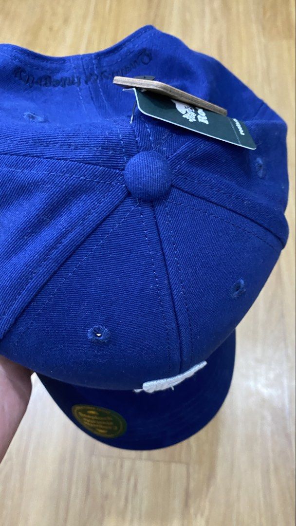 Original Roots Canada blue cap (Category: Activewear) located in Manila. Submitted by truemoon_d2e1ee (Listing ID 1463015353, Image 3). Description: Extra cal bought in Canada Blue unisex cap Pickup.