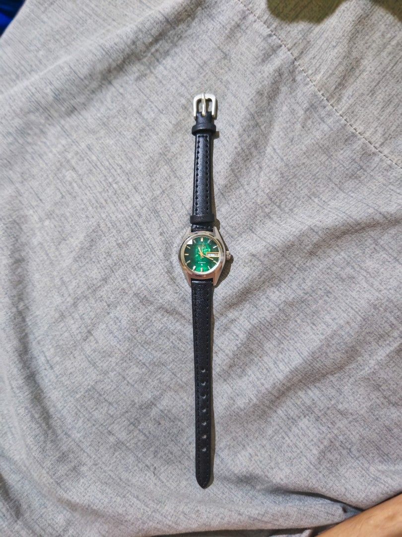 Original Seiko Automatic Green Dial Watch (Category: Women's Watches) located in Taguig. Submitted by mystuff4youph (Listing ID 1463064535, Image 2). Description: - Vintage Seiko Automatic Watch - Striking Green Dial - Diamond cut glass - 21 Jewels Movement - Day and Date Functionality - Durable Stainless Steel Case - Comes with a Black Leather Strap - Watch is in perfect working condition - No issue.