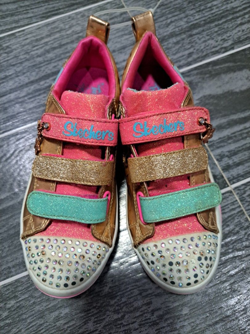 ORIGINAL SKECHERS FOR KID (Category: Babies & Kids Fashion) located in Manila. Submitted by kimlyncloset (Listing ID 1463020078, Image 2). Description: ORIGINAL SKECHERS FOR KID US:2 UK:1 EUR:33.5 CM:21.