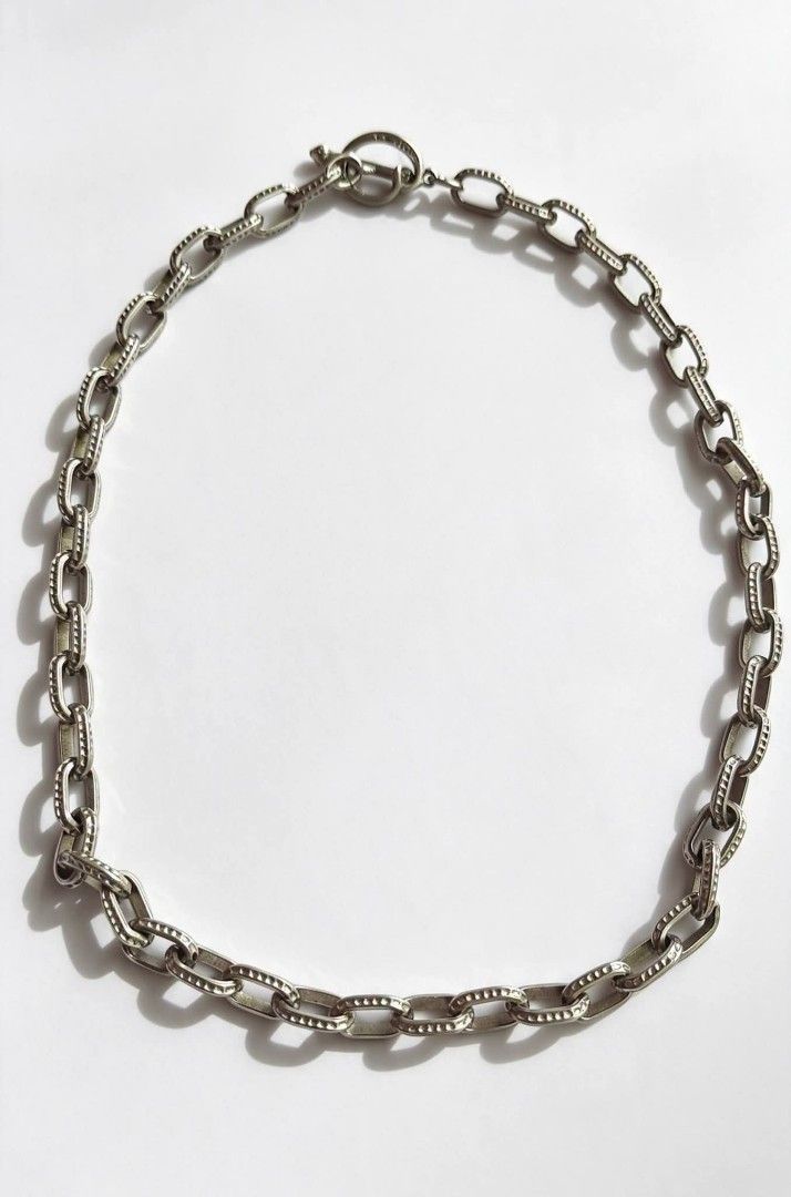 OSCAR DELA RENTA NECKLACE (Category: Luxury Accessories) located in General Santos City (Dadiangas). Submitted by ainna_bags19910622.680 (Listing ID 1463030643, Image 1). Description: .