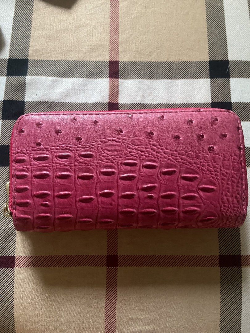 Otrich croc wallet (Category: Wallets & Card holders) located in Calamba. Submitted by mj_sotto22 (Listing ID 1462954877, Image 2). Description: Like new from Japan .