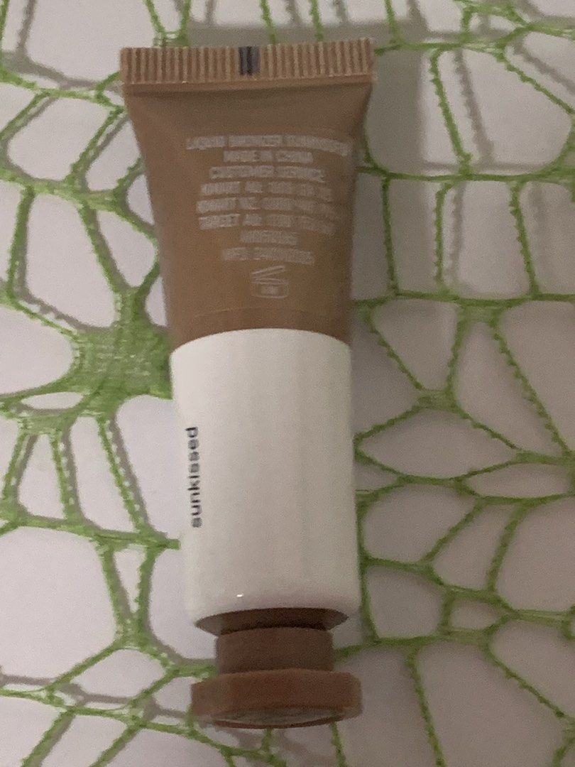 OXX Cosmetics Bronze Pop Liquid Bronzer in Sunkissed (Category: Makeup) located in Mandaluyong City. Submitted by newandlovedco. (Listing ID 1462926753, Image 2). Description: - OXX Cosmetics Bronze Pop liquid bronzer - Shade: Sunkissed - Provides a beautiful, natural glow - Easy to blend formula - Convenient tube packaging with cap - Ideal for achieving a sunkissed makeup look - Opened in Sept 2026, used twice.
