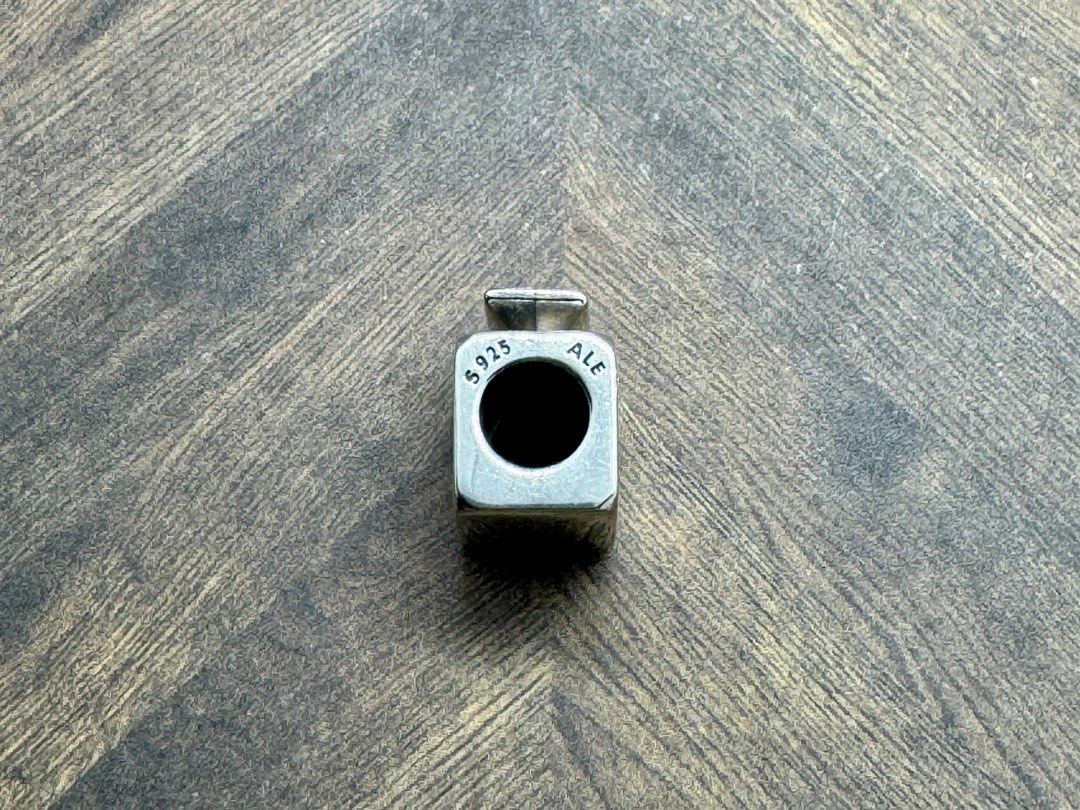 Pandora Signature Scent Charm (Category: Charms) located in Cabanatuan. Submitted by water.withahintoflime (Listing ID 1462999132, Image 3). Description: Retired|Authentic 🎗️Last Price Posted|Free Shipping|Less 100 on every one(1) addition. 🎗️New Old Stock|May or may not have blemish/es due age, handling and storage|No Packaging.
