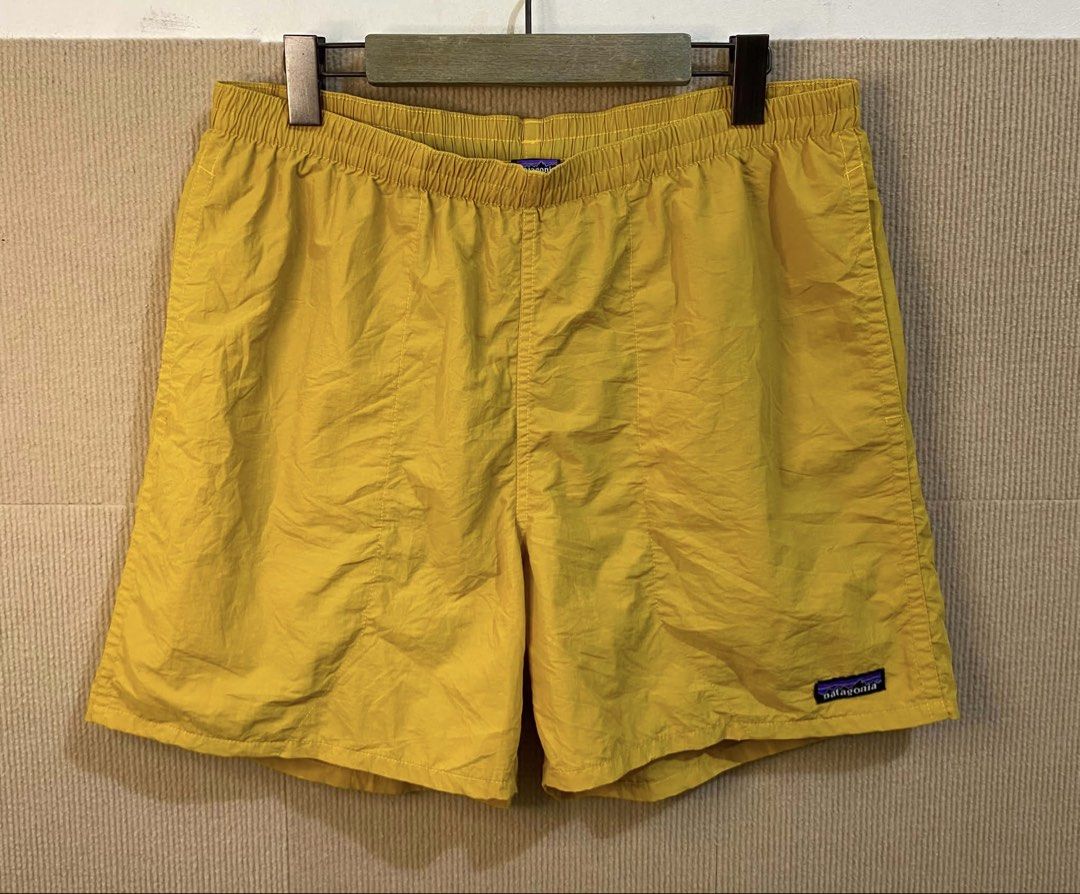 Patagonia (Category: Shorts) located in San Fernando. Submitted by jyyyshytt (Listing ID 1463102854, Image 1). Description: Good as new No issue Color rate:9.8/10 Dimensions:W32-36 L16.