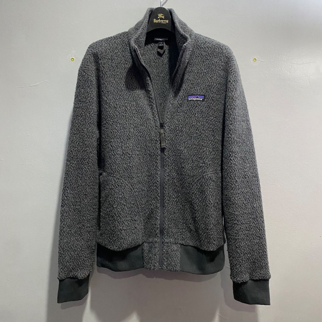 Patagonia Woolyester Fleece Jacket S (Category: Coats, Jackets and Outerwear) located in Antipolo. Submitted by bentakahitanoano (Listing ID 1463018114, Image 2). Description: This midweight lifestyle jacket is crafted from an innovative, sustainable blend that utilizes 46% recycled wool, 46% polyester, and 4% nylon to deliver an optimal balance of natural warmth and quick-drying synthetic performance. It is designed with heritage inspiration dra