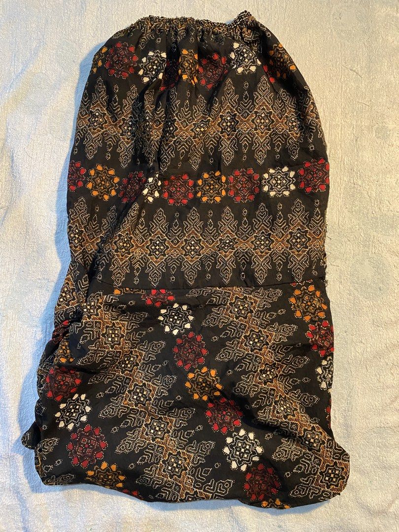 Pattern Skirt (Category: Skirts) located in Mapandan. Submitted by elavee (Listing ID 1463093294, Image 1). Description: .