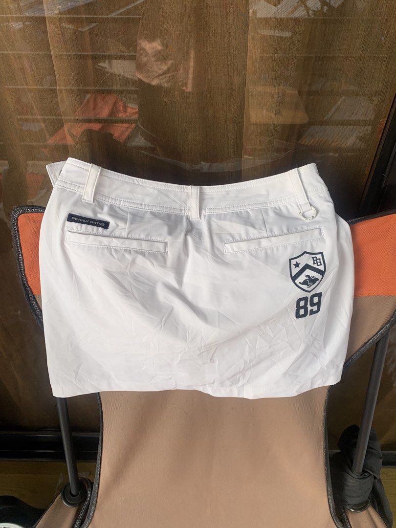 PEARLY GATES golf skirt (Category: Activewear) located in Cebu City. Submitted by hiddenlabel (Listing ID 1462885731, Image 2). Description: PEARY GATES GOLF SKIRT Good condition overall. Has a cut on the inner shorts — flaw is only on the inside and not visible from the outside when worn. WAIST: 27-28 📩 PM me for more details..