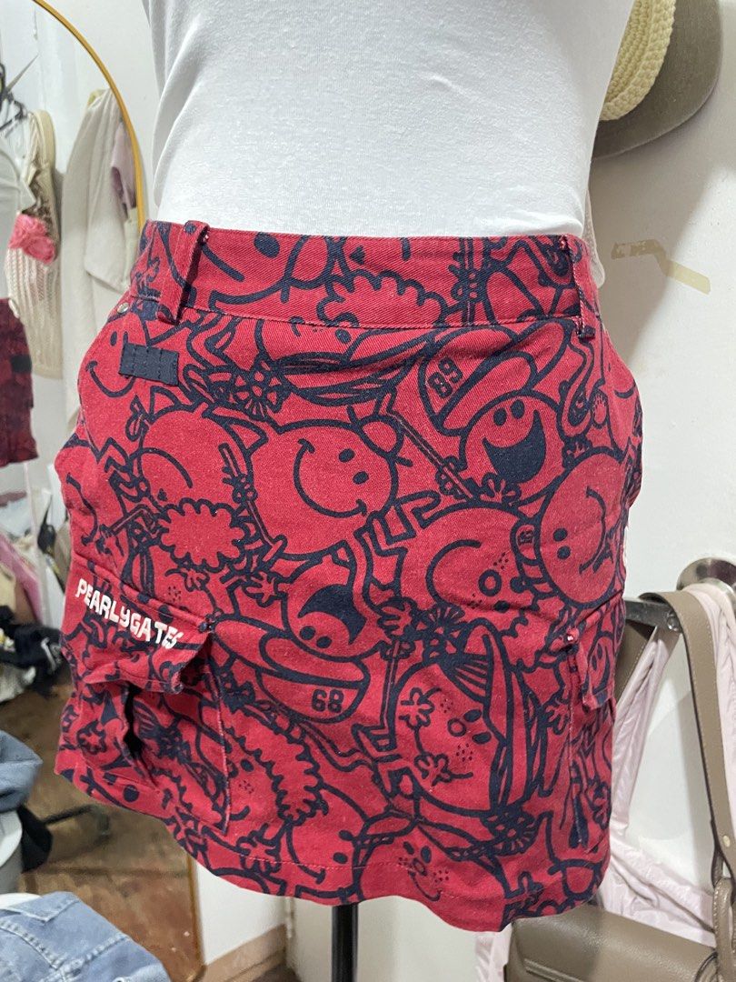 Pearly Gates Red Skirt (Category: Skirts) located in Manila. Submitted by rawpellicule (Listing ID 1462984838, Image 2). Description: - Up to 28 inch waist - Price is negotiable - Used for golfing, but can be used in other occasions RFS: Decluttering LOCATION: Las Piñas Can ship thru JNT and Lalamove.