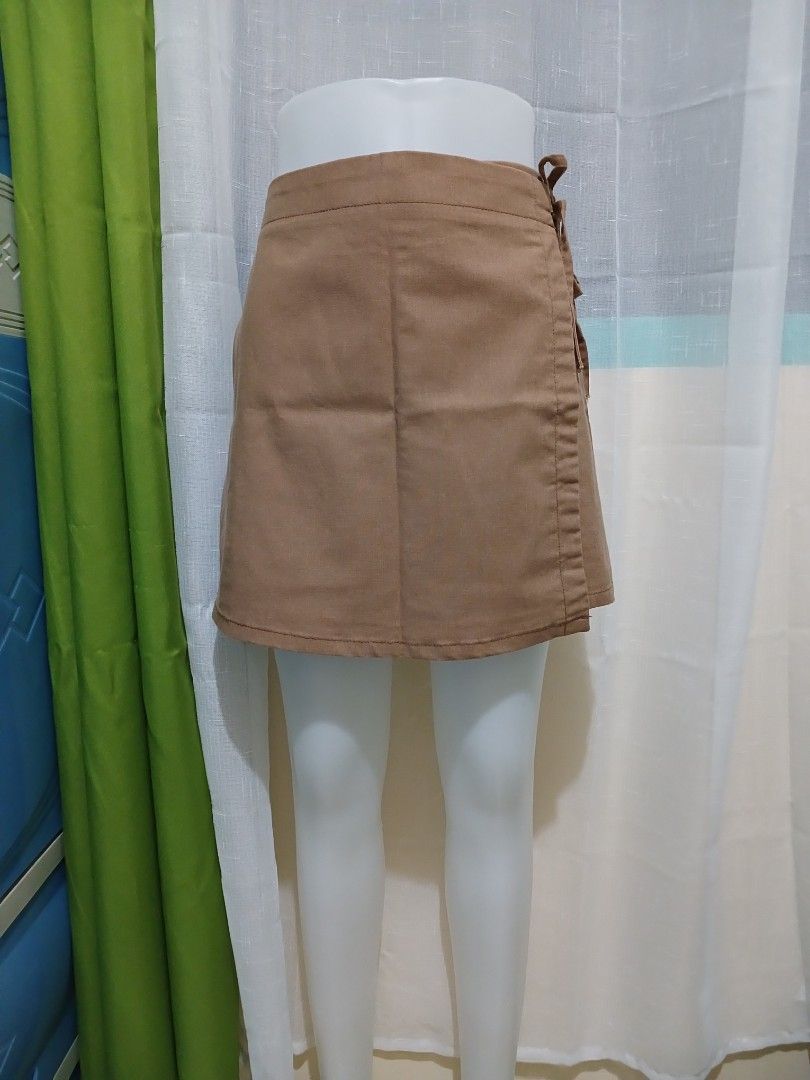 Penshoppe skort (Category: Other Bottoms) located in Naguilian. Submitted by impulsive.buyer02 (Listing ID 1463017046, Image 2). Description: large.