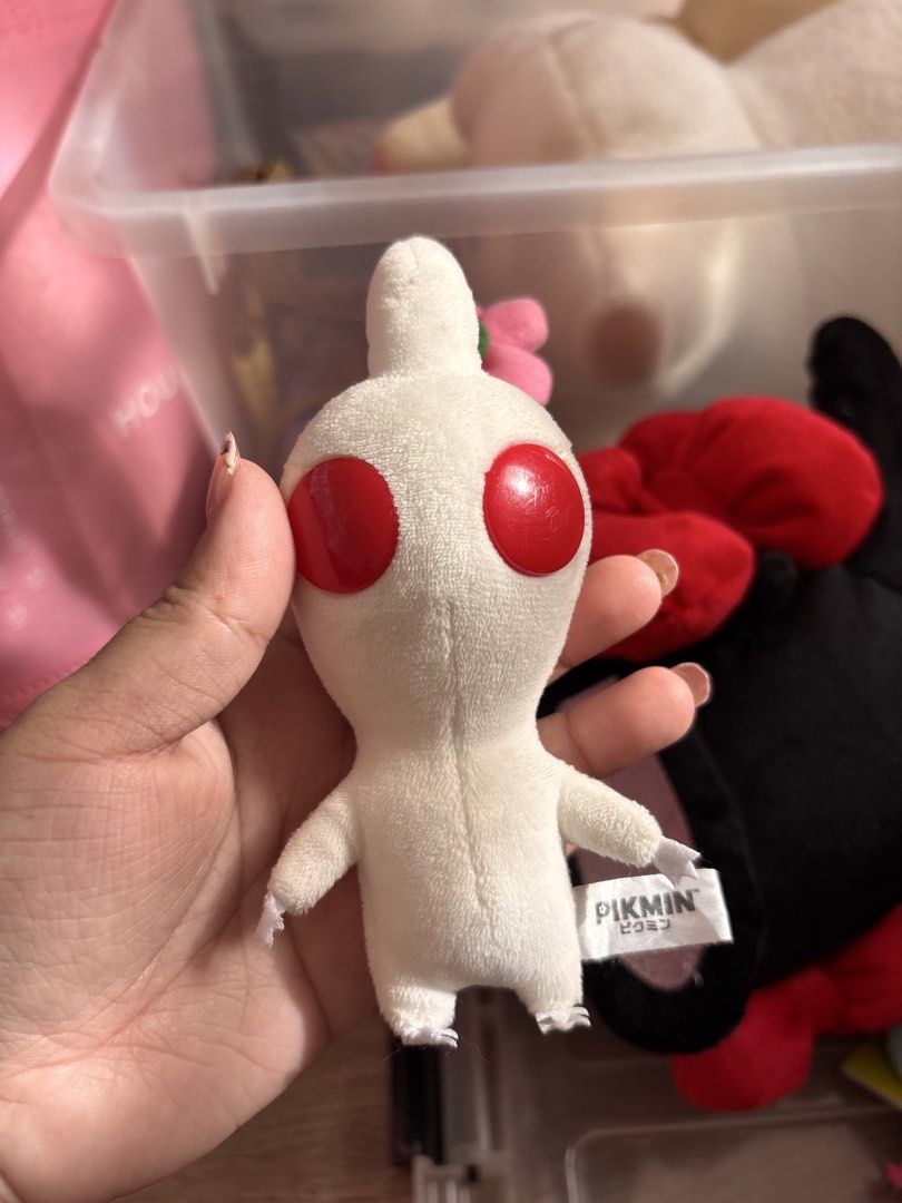 Pikmin White Plush Toy (Category: Plushies & Soft Toys) located in Bulacan. Submitted by littletrinks (Listing ID 1462967533, Image 1). Description: .