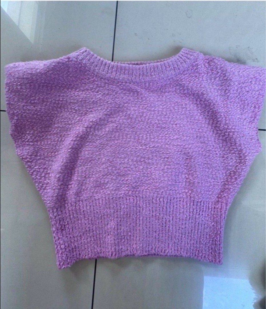 PINK BLOUSE TOP (Category: Blouses) located in Quezon City. Submitted by prelovedsaleitems (Listing ID 1462889419, Image 1). Description: .
