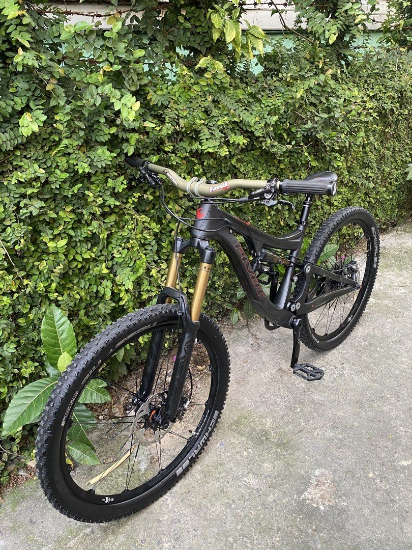 Pivot Mach 6 Carbon Mountain Bike (Category: Bicycles) located in Pasig City. Submitted by mchlkrlmnl (Listing ID 1463018850, Image 2). Description: ➡️Frame: 27.5 PIVOT Mach 6 full carbon / Size: Medium Was: ₱160K❌ Now: ₱140K✅ ***SUSPENSION + DROPPER POST**** ➡️ Fork: FOX Factory 34 Kashima Coated, 160mm travel ➡️ Rear shocks: FOX FLOAT CTD (Climb, Trail, Descent) 155mm travel ➡️ Dropper post: FOX PERFORMANCE TRANSFER w/ Remote: 125mm travel ***C
