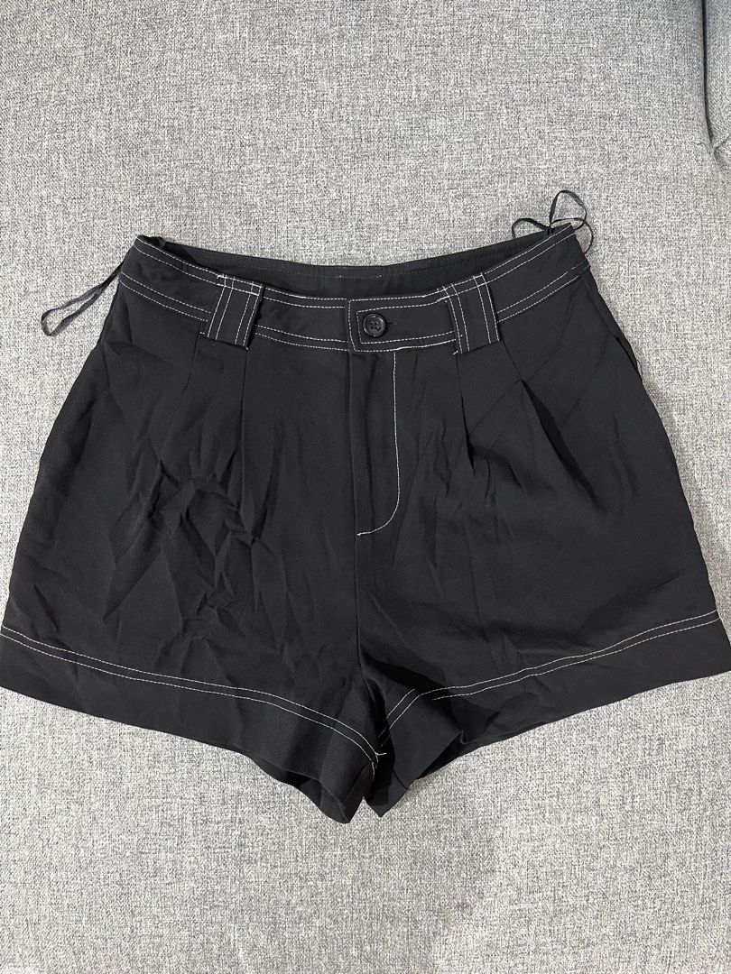 Polly Black High Waisted Shorts (Category: Shorts) located in Cagayan de Oro. Submitted by prelovederela (Listing ID 1463024906, Image 1). Description: fits waist 27-28 :) super nice!.