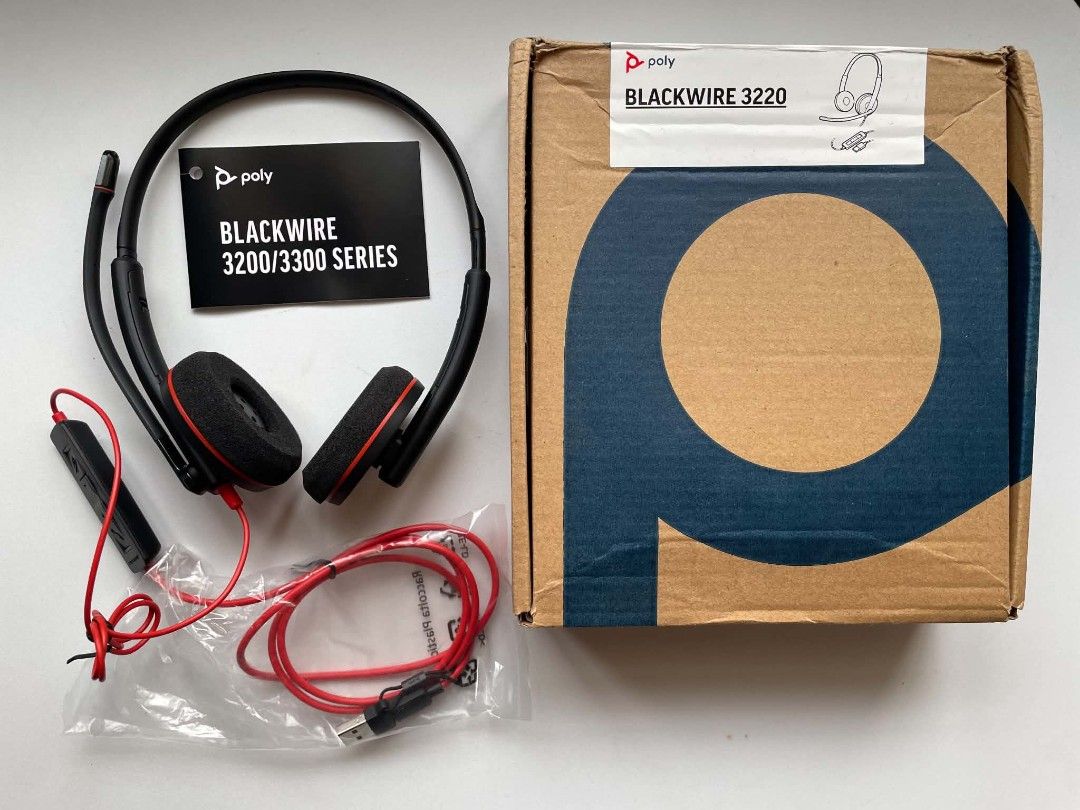 Poly Blackwire 3220 Stereo USB-C Headset (Category: Headphones & Headsets) located in Manila. Submitted by mxlviin (Listing ID 1462928196, Image 1). Description: Poly Blackwire 3220 Stereo USB-C Headset - Comes with original box and manual - Noise-canceling microphone for clear calls - Inline controls for easy call management - USB-C connection with included USB-A adapter - Ideal for online meetings and everyday calls.