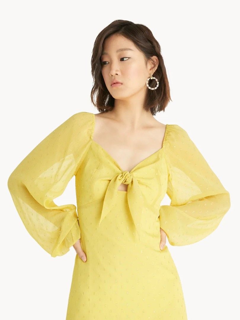 Pomelo Mini Front Bow Yellow Dress (Category: Dresses) located in Pagudpud. Submitted by altheacee063978 (Listing ID 1463096544, Image 3). Description: .