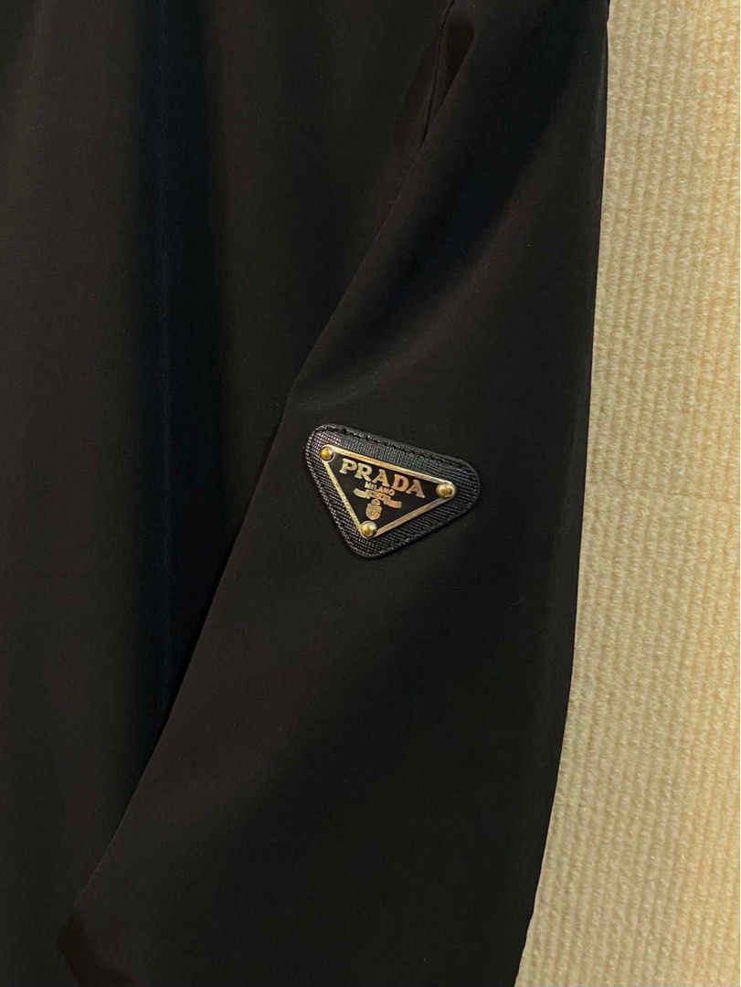 Prada jacket (Category: Coats, Jackets and Outerwear) located in San Fernando. Submitted by jyyyshytt (Listing ID 1463102928, Image 3). Description: Good as new No issue Color rate:9.8/10 Dimensions:W23 L27.
