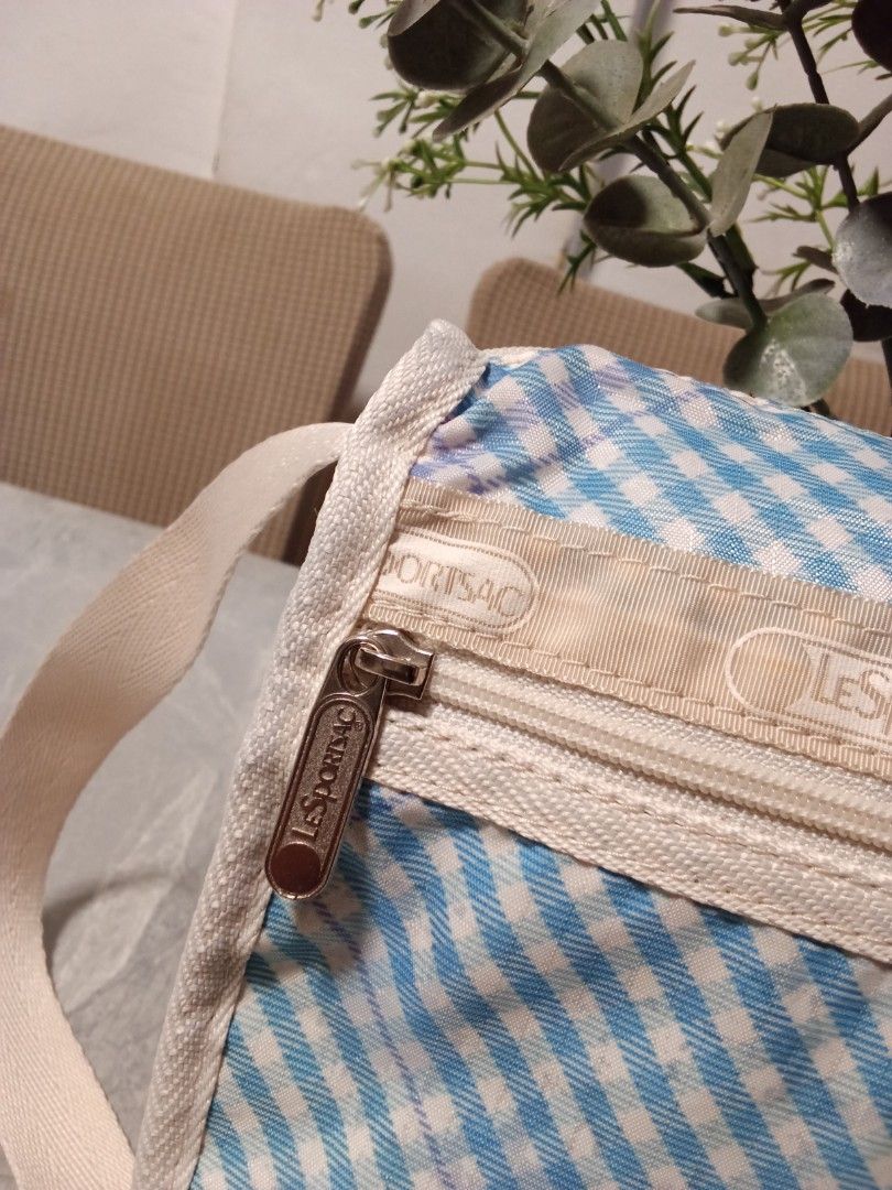 Pre -loved (Category: Luxury Bags & Wallets) located in Malabon City. Submitted by wisewater.1dcd47 (Listing ID 1462972297, Image 2). Description: .