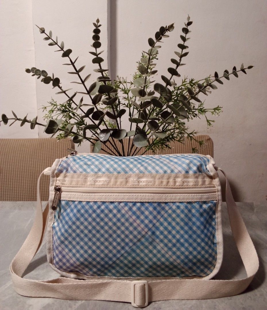 Pre -loved (Category: Luxury Bags & Wallets) located in Malabon City. Submitted by wisewater.1dcd47 (Listing ID 1462972297, Image 3). Description: .