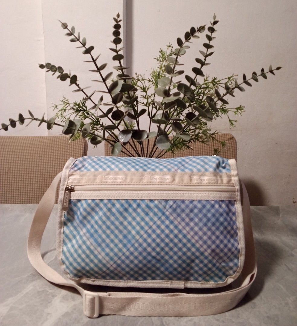 Pre -loved (Category: Luxury Bags & Wallets) located in Malabon City. Submitted by wisewater.1dcd47 (Listing ID 1462972297, Image 1). Description: .