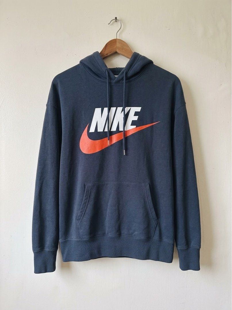 Preloved Nike Hoodie (Category: Coats, Jackets and Outerwear) located in Manila. Submitted by gapayaomic32962 (Listing ID 1463081864, Image 1). Description: - Classic Nike hoodie - Iconic white and orange Nike logo on front - Size Medium - Comfortable and stylish - Great for casual wear or workouts - location: Sampaloc manila - Kindly remember this is preloved cloths - shipping: JNT or Lalamov.