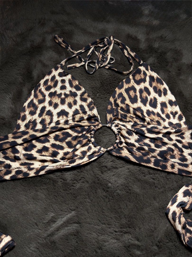 PRETTY LITTLE THING leopard halter adjustable top (Category: Others Tops) located in Valenzuela. Submitted by julijulyxoxo (Listing ID 1463067005, Image 1). Description: where to find me: Facebook: Julianne Leigh (post is already up) Instagram: shop.loveandrelove (might post updates/items here too) MOP: maribank, gcash, maya MOD: J&T Express Item is unwashed. Please wash immediately before wearing!.