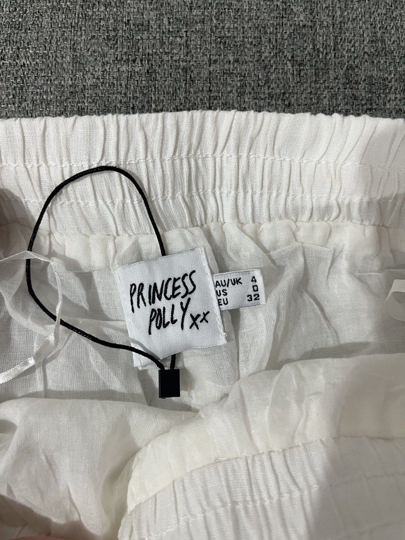 Princess Polly White Linen Drawstring Shorts (Category: Shorts) located in Cagayan de Oro. Submitted by prelovederela (Listing ID 1463024626, Image 3). Description: double lined, fits waist 25-27 :) linen!.