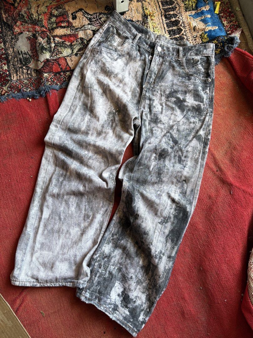 Printed Denim Jeans (Category: Jeans) located in Pasay City. Submitted by namastenamstenamaste (Listing ID 1462921890, Image 2). Description: Printed Denim Jeans Acne Studios Baggy Jeans No issue W: 34 L: 42 Thighs: 12.5 Legop: 11 +sf.