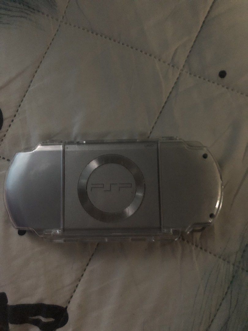PSP 2000 (Category: Others) located in Manila. Submitted by darkveil (Listing ID 1462920998, Image 2). Description: PSP 2000 | NO ISSUE ₱2,500 ONLY 📍Caloocan.