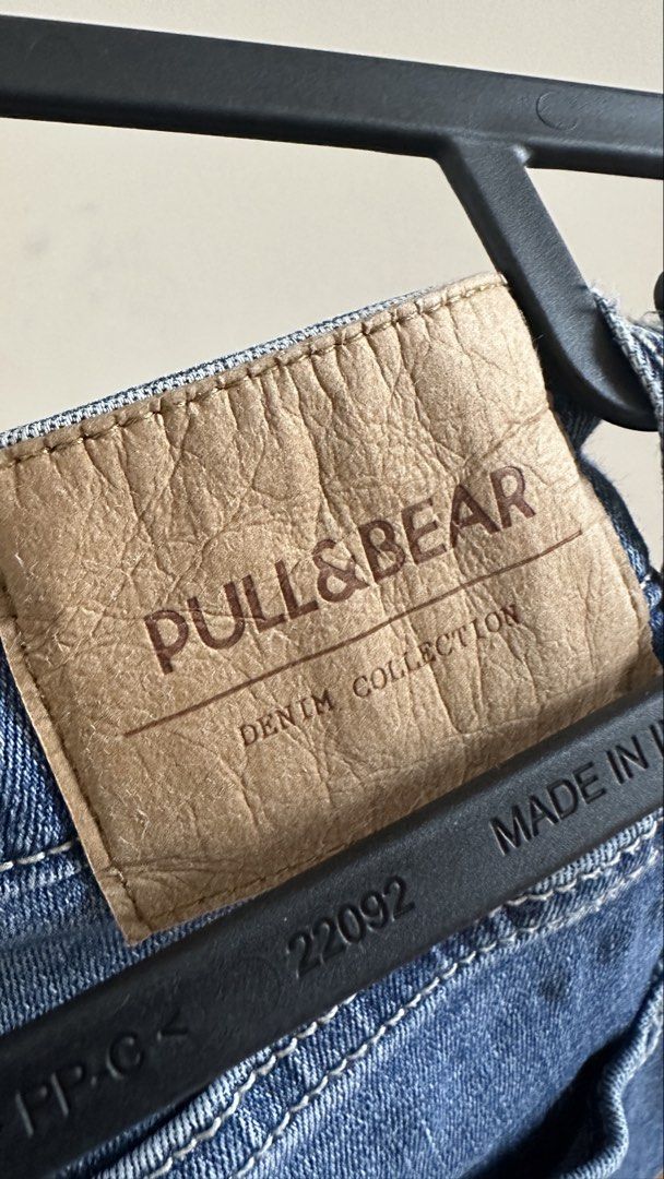 Pull & Bear High-Waisted Skinny Jeans (Category: Jeans) located in Las Pinas. Submitted by yana.n (Listing ID 1462952066, Image 3). Description: DECLUTTERING SALE waist: 24-25in height: 4’10 jeans inseam: 24in can fit xs-s frames (stretchable) •can do sdd within metro manila • shipping fee to be shouldered by the buyer • MOP accepted: e-wallet, bank transfer (digital or trad bank) .