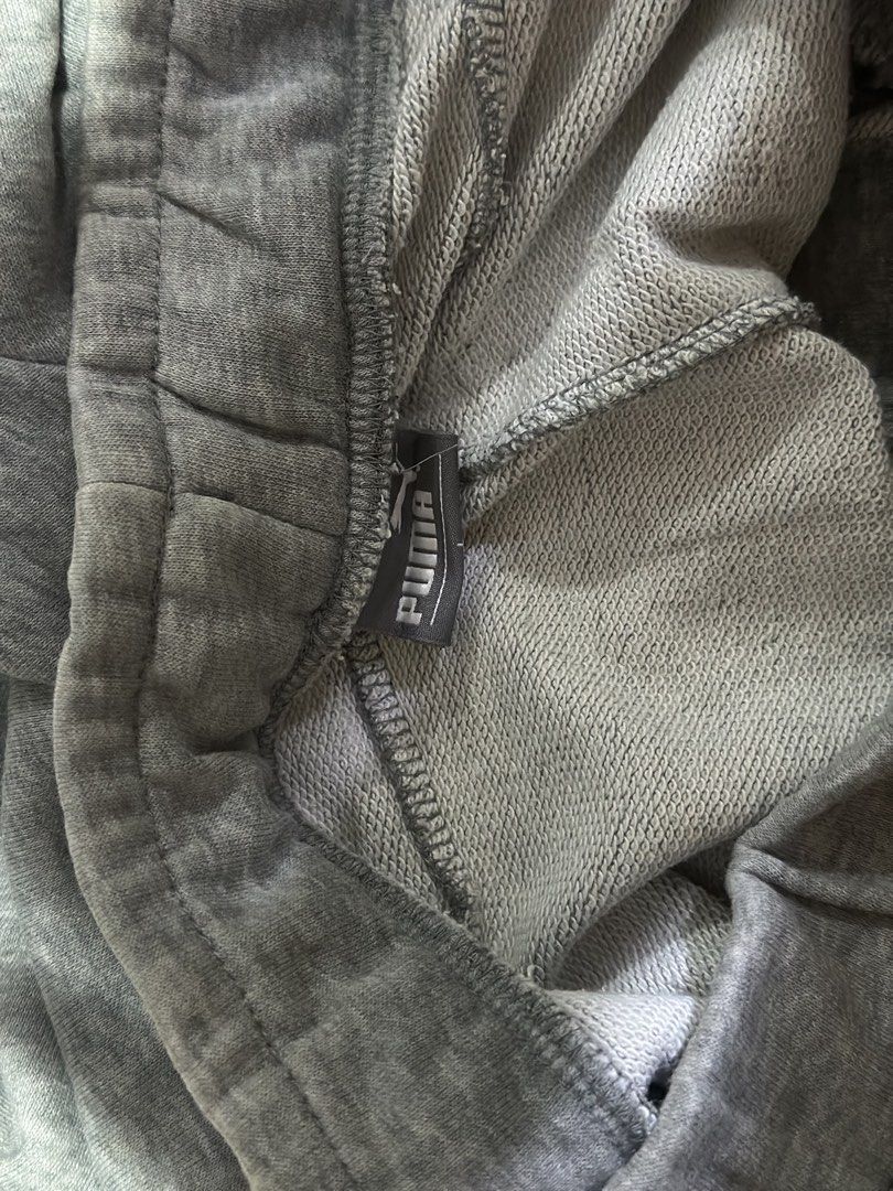 puma gray sweatpants (Category: Joggers) located in Manila. Submitted by ershoudian (Listing ID 1463069408, Image 2). Description: dimensions posted .