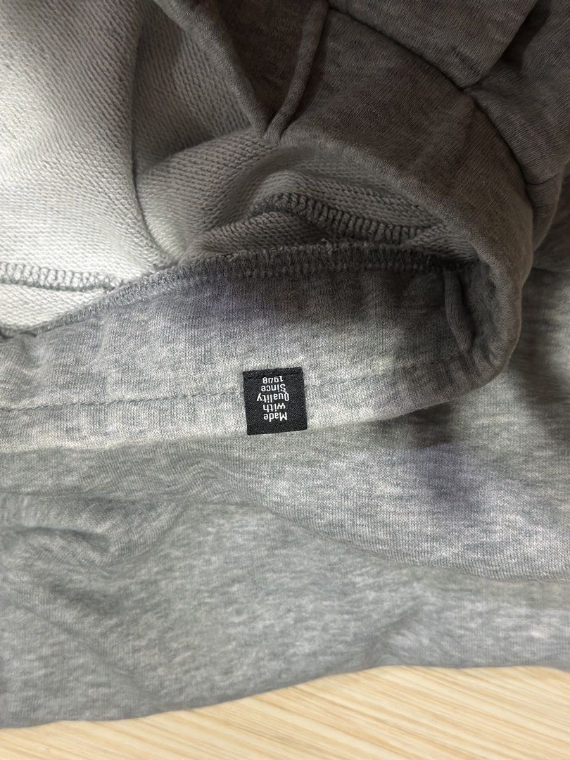 puma gray sweatpants (Category: Joggers) located in Manila. Submitted by ershoudian (Listing ID 1463069408, Image 3). Description: dimensions posted .