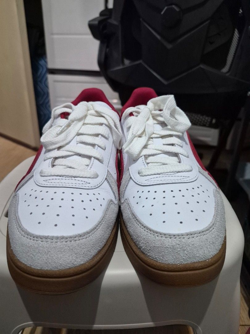 Puma Indoor White Red Gum Sole (Category: Casual Shoes) located in Cabuyao City. Submitted by aldnbltzr (Listing ID 1462926925, Image 2). Description: Puma Indoor - White leather with red suede accents - Gum sole - Perforated toe box for breathability - No issues.