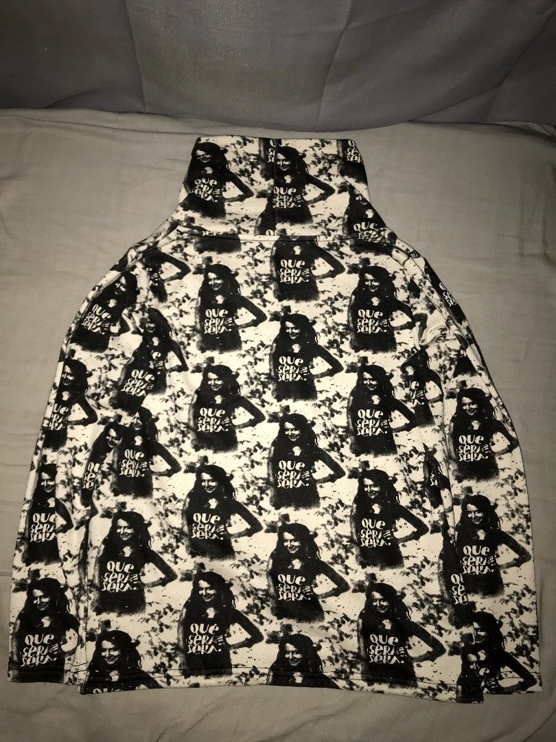 Que Sera Sera Graphic Print Long Sleeve Shirt (Category: Tshirts & Polo Shirts ) located in Iloilo. Submitted by junpopakoto (Listing ID 1463016347, Image 2). Description: - Cool graphic print long sleeve shirt - Black and white "Que Sera Sera" design with images of women - Features a button-up collar - Ideal for a unique statement piece.