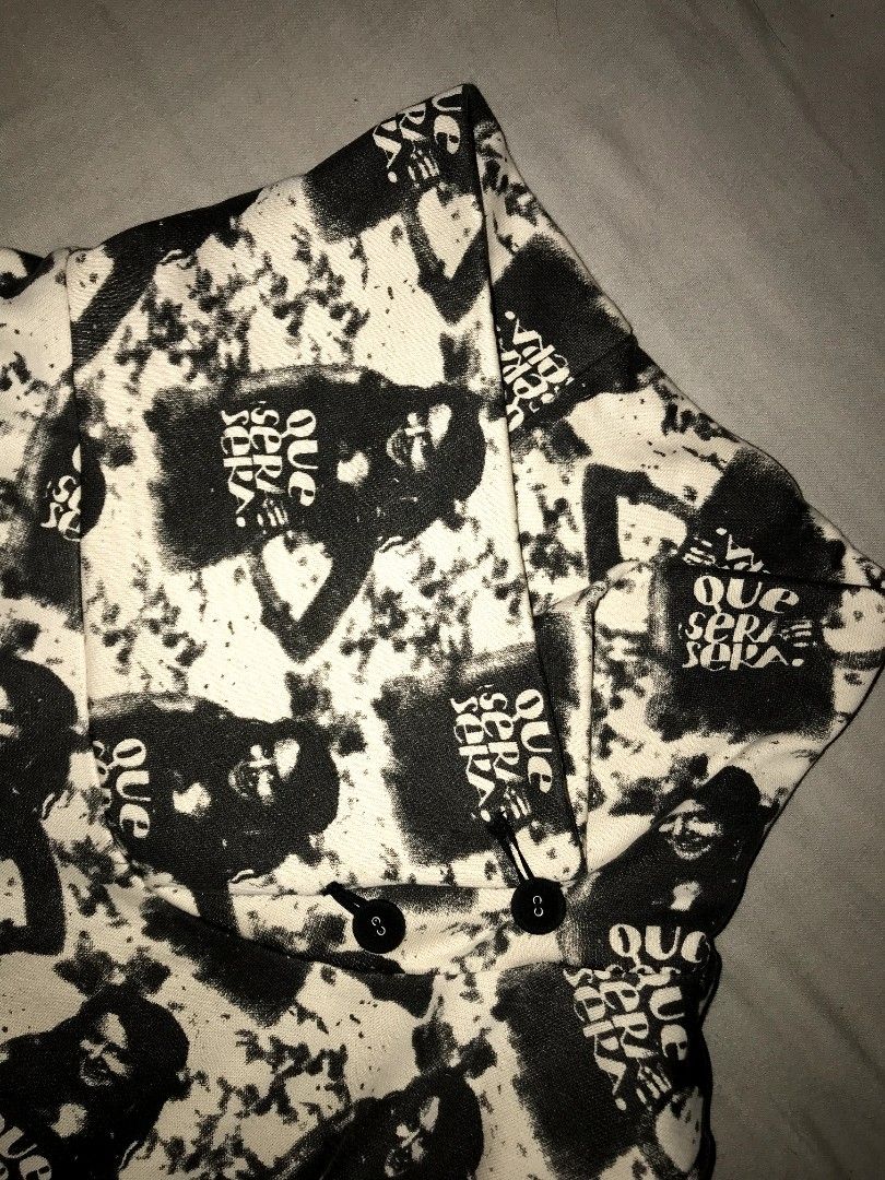 Que Sera Sera Graphic Print Long Sleeve Shirt (Category: Tshirts & Polo Shirts ) located in Iloilo. Submitted by junpopakoto (Listing ID 1463016347, Image 3). Description: - Cool graphic print long sleeve shirt - Black and white "Que Sera Sera" design with images of women - Features a button-up collar - Ideal for a unique statement piece.