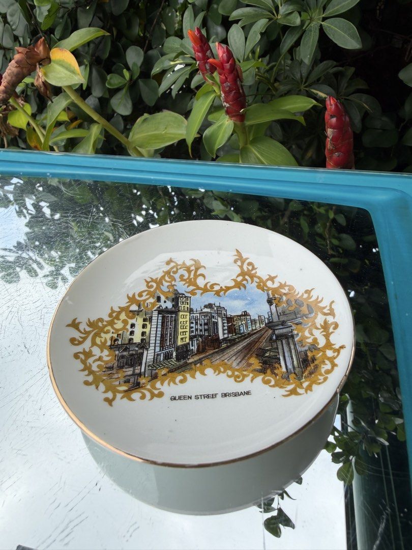 Queen street Brisbane deco plate (Category: Wall Decor) located in Davao. Submitted by parteawares2 (Listing ID 1462904635, Image 2). Description: One piece queen street Brisbane decor plate with hole at the back so you can hang it anywhere .